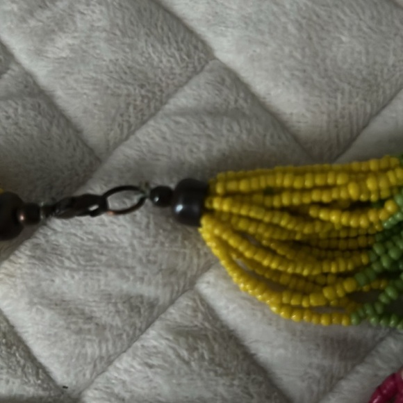 Multiple Strand multicolored Seed Bead Necklace - Picture 3 of 4